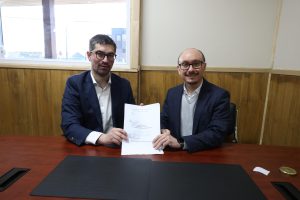 Alcalde de Frutillar firma comodato con CFT Los Lagos