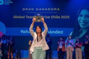 Educadora de Frutillar se convierte en ganadora del Global Teacher Prize 2025