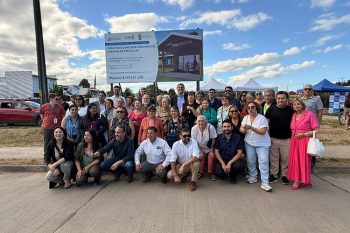 Municipio de Frutillar coloca primera piedra de casa para Adultos Mayores