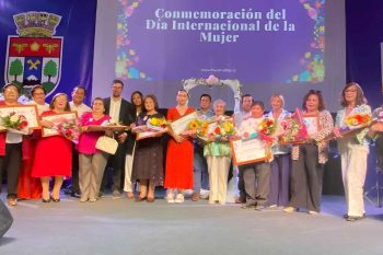 Municipio de Frutillar reconoce a 10 vecinas por aporte comunitario