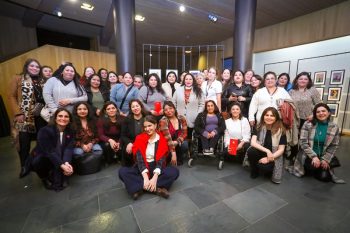 Teletón lleva a Frutillar muestra creada por 82 mujeres cuidadoras
